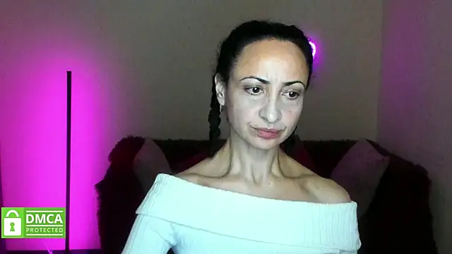 Snapshot of Arianasweety23 chatting on October 28, 6:32 pm Arianasweety23 online show from October 28, 6:32 pm