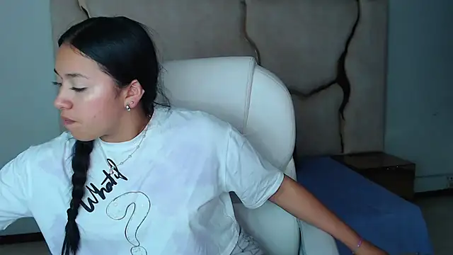 IsabellRodriguez18 online show from February 28, 7:37 am