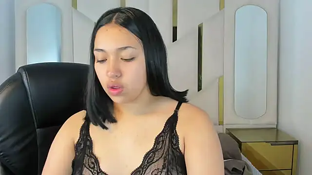 IsabellRodriguez18 online show from October 7, 3:25 am