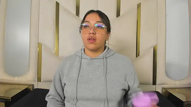 IsabellRodriguez18 online show from February 21, 3:40 am