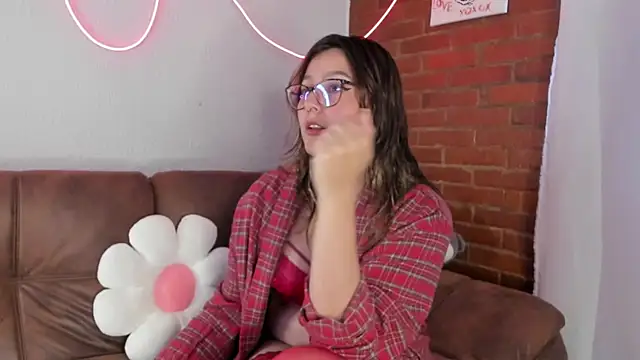 Hazelbrownn2000 online show from February 14, 4:20 pm