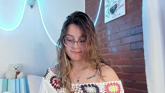 Hazelbrownn2000 online show from March 13, 5:28 pm