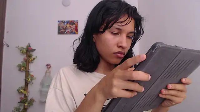 mari heart online show from December 17, 12:55 pm