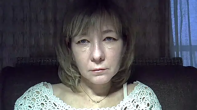 EllaJohnsonX online show from January 3, 1:03 pm