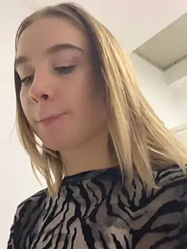 KiraMyers online show from January 9, 2:40 pm