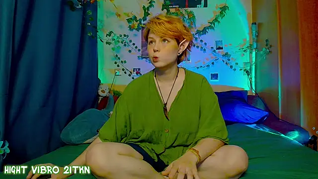 Snapshot of TrickyKitsune chatting on September 25, 12:53 pm TrickyKitsune online show from September 25, 12:53 pm