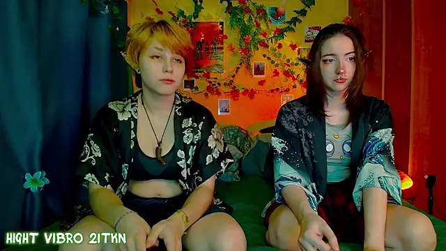 Snapshot of TrickyKitsune chatting on October 2, 1:07 pm TrickyKitsune online show from October 2, 1:07 pm