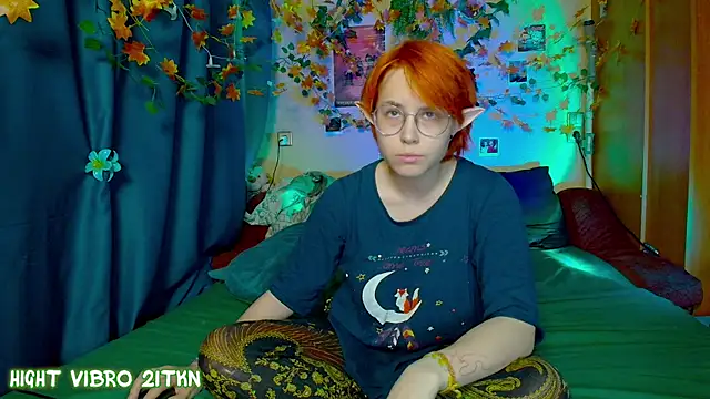 Snapshot of TrickyKitsune chatting on November 3, 1:45 pm TrickyKitsune online show from November 3, 1:45 pm