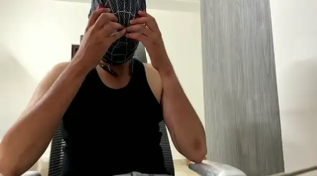 Snapshot of thewhitedickboyx1 chatting on January 12, 12:01 pm thewhitedickboyx1 online show from January 12, 12:01 pm