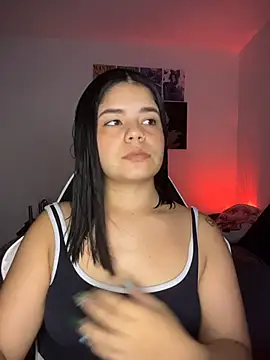 Snapshot of pretty_angela1 chatting on February 22, 3:18 am pretty angela1 online show from February 22, 3:18 am