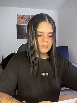 Snapshot of pretty_angela1 chatting on March 3, 8:04 pm pretty angela1 online show from March 3, 8:04 pm