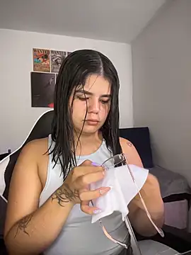 Snapshot of pretty_angela1 chatting on March 7, 11:40 am pretty angela1 online show from March 7, 11:40 am