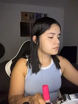 Snapshot of pretty_angela1 chatting on March 11, 11:00 pm pretty angela1 online show from March 11, 11:00 pm