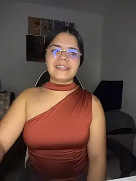 Snapshot of pretty_angela1 chatting on March 14, 2:39 am pretty angela1 online show from March 14, 2:39 am