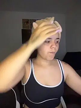 Snapshot of pretty_angela1 chatting on March 18, 12:58 am pretty angela1 online show from March 18, 12:58 am