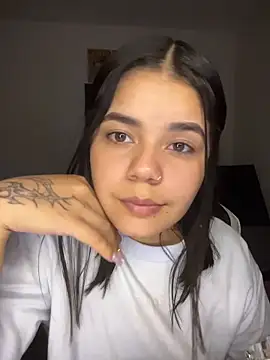 Snapshot of pretty_angela1 chatting on March 19, 3:10 am pretty angela1 online show from March 19, 3:10 am