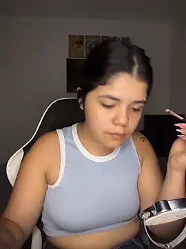 Snapshot of pretty_angela1 chatting on March 20, 3:11 am pretty angela1 online show from March 20, 3:11 am