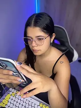 pretty angela1 online show from May 13, 10:17 pm