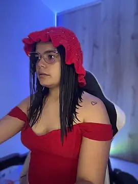 pretty angela1 online show from May 18, 11:32 pm