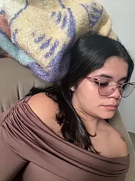 pretty angela1 online show from May 22, 10:04 pm