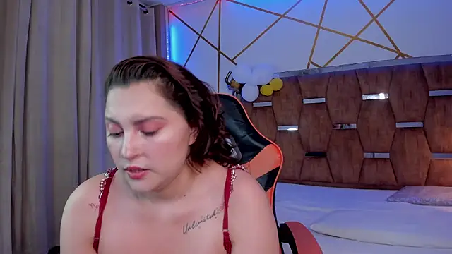 LunaPleasure online show from October 6, 4:43 am