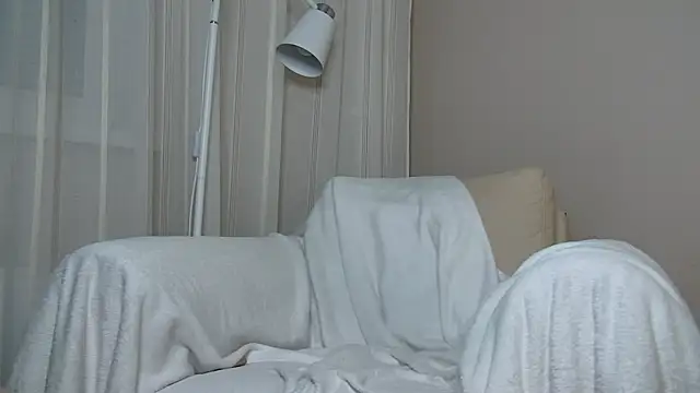 Astoriamilano online show from February 7, 8:42 pm