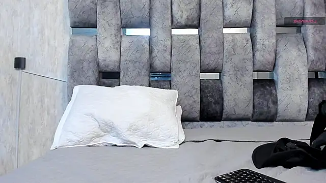nicklause froid online show from March 21, 10:50 pm