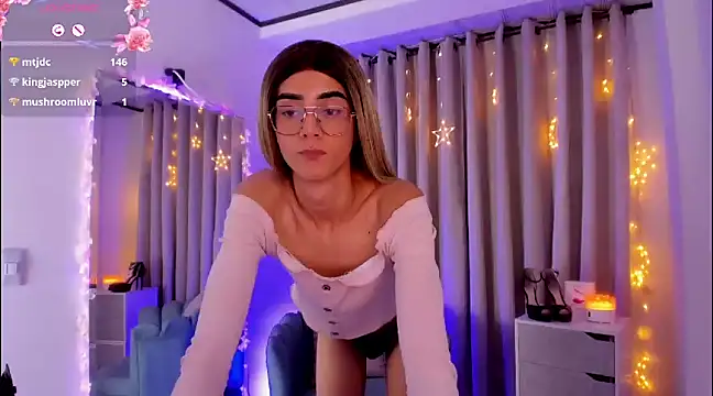 Snapshot of alahia_sweet chatting on January 4, 2:14 am alahia sweet online show from January 4, 2:14 am