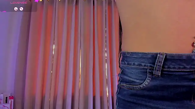Snapshot of alahia_sweet chatting on September 20, 1:34 pm alahia sweet online show from September 20, 1:34 pm