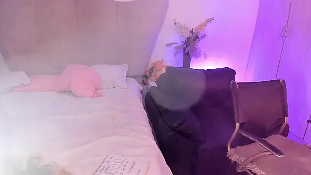 Snapshot of rachaeldeckard__ chatting on November 16, 4:07 am rachaeldeckard online show from November 16, 4:07 am