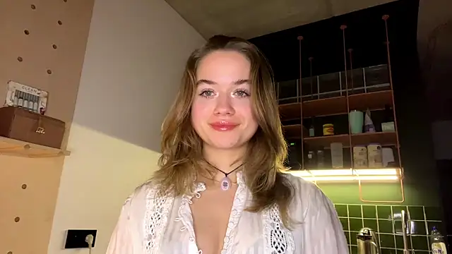 RoxyStar17 online show from January 16, 8:25 pm