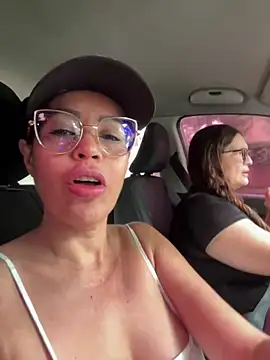 Snapshot of KarolRubi1 chatting on November 19, 1:22 pm KarolRubi1 online show from November 19, 1:22 pm