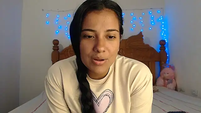 Coral0403 online show from February 8, 7:38 pm