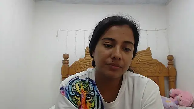 Coral0403 online show from March 18, 2:15 am