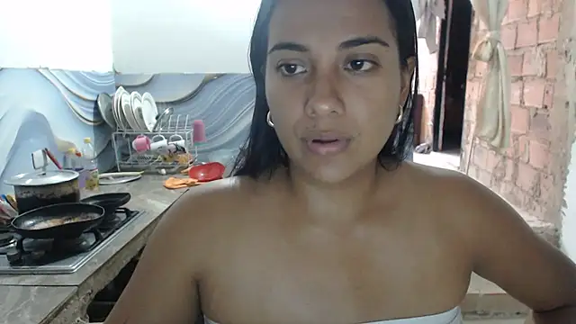 Coral0403 online show from July 9, 6:45 pm