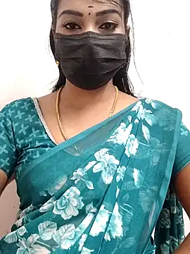 Snapshot of meena_27 chatting on September 30, 6:18 am meena 27 online show from September 30, 6:18 am