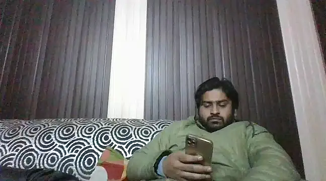 indihotguy online show from January 16, 11:48 am