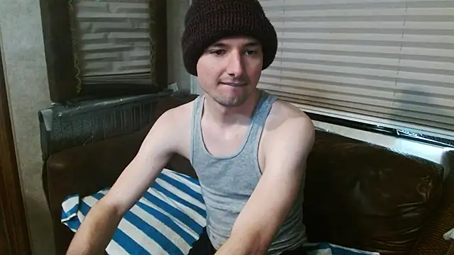 Snapshot of feelingverynaughty chatting on February 18, 5:09 pm feelingverynaughty online show from February 18, 5:09 pm