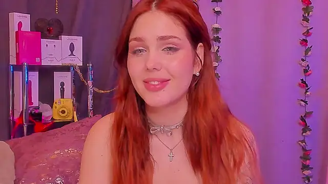 AliceOfWonders online show from March 19, 7:40 am