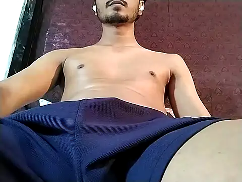 Snapshot of Ultimate_cHappiE chatting on November 13, 5:50 am Ultimate cHappiE online show from November 13, 5:50 am