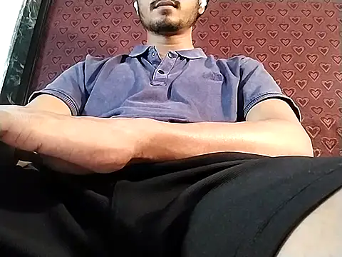 Snapshot of Ultimate_cHappiE chatting on November 16, 10:15 pm Ultimate cHappiE online show from November 16, 10:15 pm