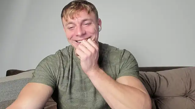 Snapshot of o_r_b_i_t chatting on December 28, 1:49 pm o r b i t online show from December 28, 1:49 pm