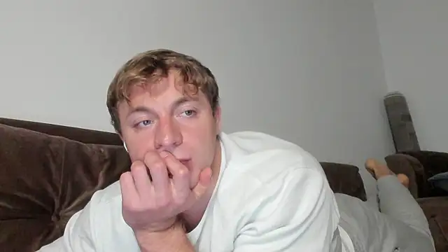 Snapshot of o_r_b_i_t chatting on March 13, 6:12 pm o r b i t online show from March 13, 6:12 pm