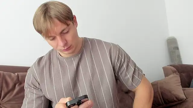 Snapshot of o_r_b_i_t chatting on March 16, 10:22 am o r b i t online show from March 16, 10:22 am