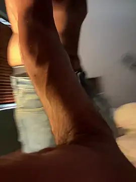 Snapshot of san11326 chatting on January 4, 7:13 am san11326 online show from January 4, 7:13 am