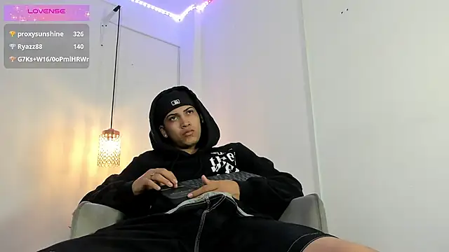 Br4ndxpimm online show from October 14, 3:35 pm