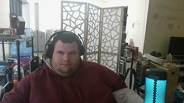 Snapshot of Hackensackneil chatting on January 6, 1:41 pm Hackensackneil online show from January 6, 1:41 pm