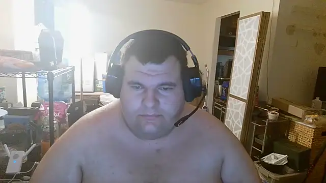 Snapshot of Hackensackneil chatting on January 7, 3:46 am Hackensackneil online show from January 7, 3:46 am