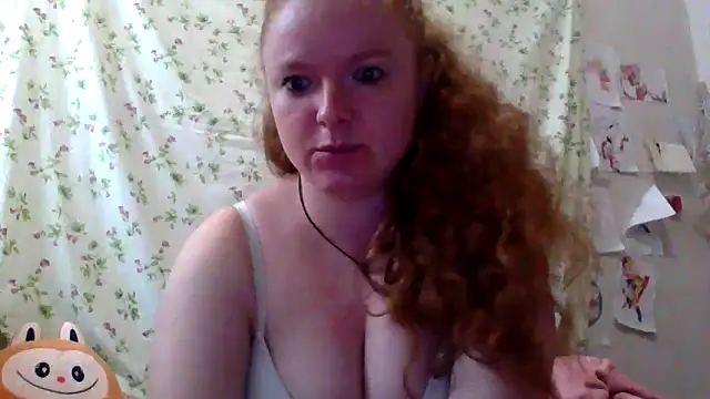 Snapshot of Rae_Jeannie chatting on June 8, 6:47 am Rae Jeannie online show from June 8, 6:47 am