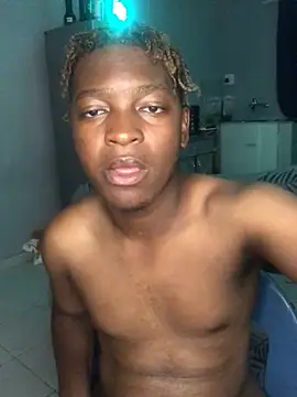 Snapshot of Redfucks333 chatting on February 7, 9:51 pm Redfucks333 online show from February 7, 9:51 pm